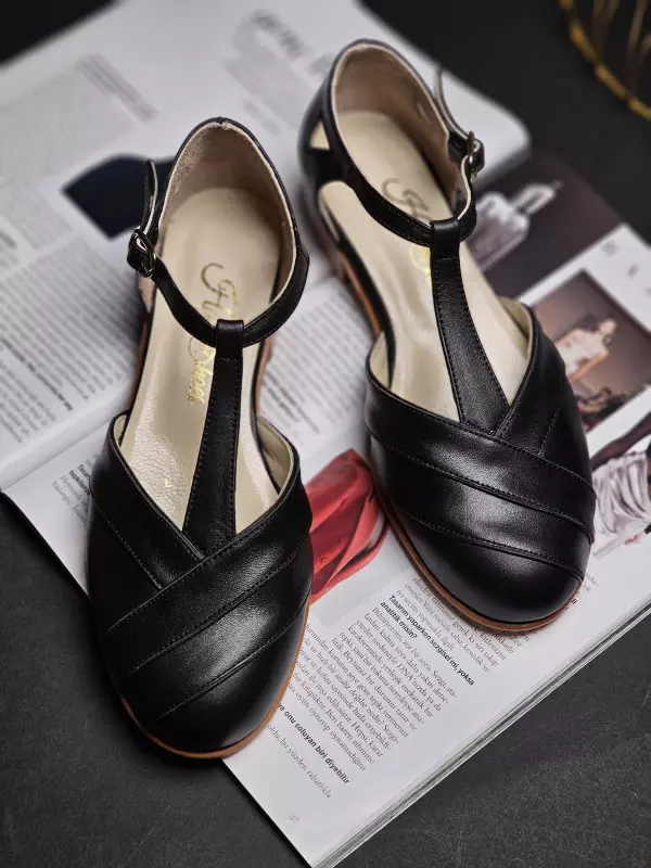 Black Leather 2 cm heel