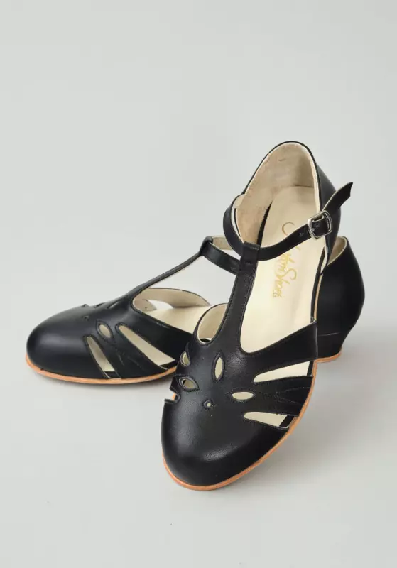 Black leather 3 cm heel