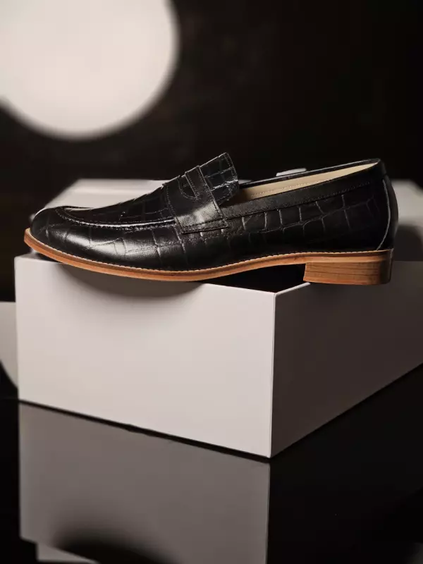 Loafers Black Stone Printed Leather 2 cm heel