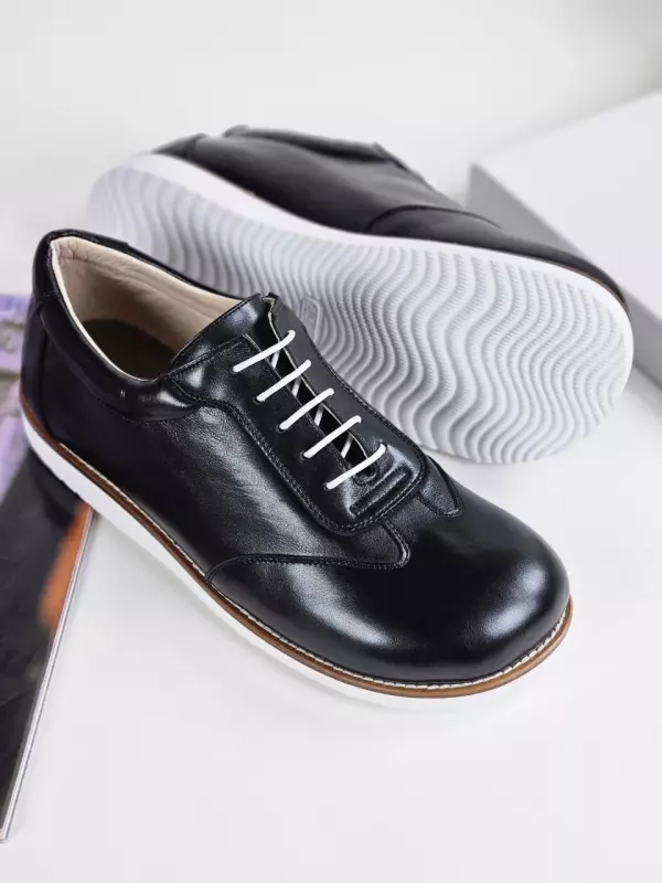 Black Leather with Eva Sole