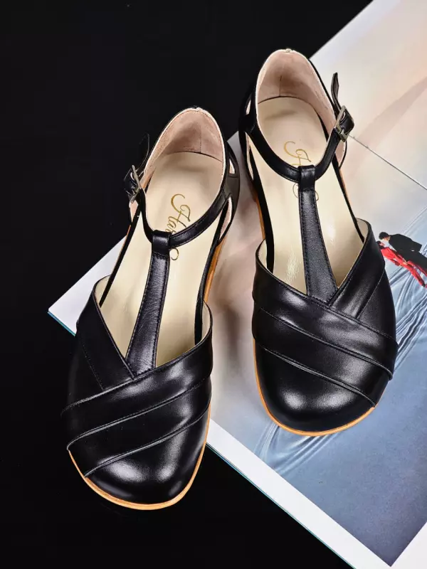 Barefoot Sugar Black Leather 2 cm heel