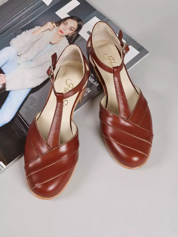 Brown Leather 2 cm heel