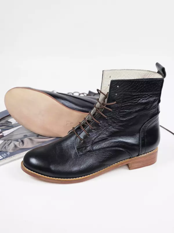 Black Leather 2 cm heel