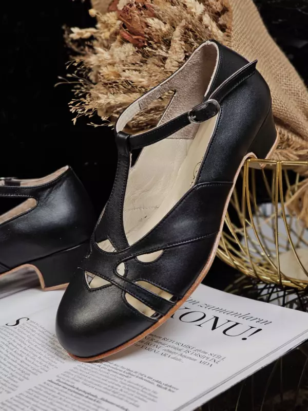 Spring Black Leather 4 cm heel