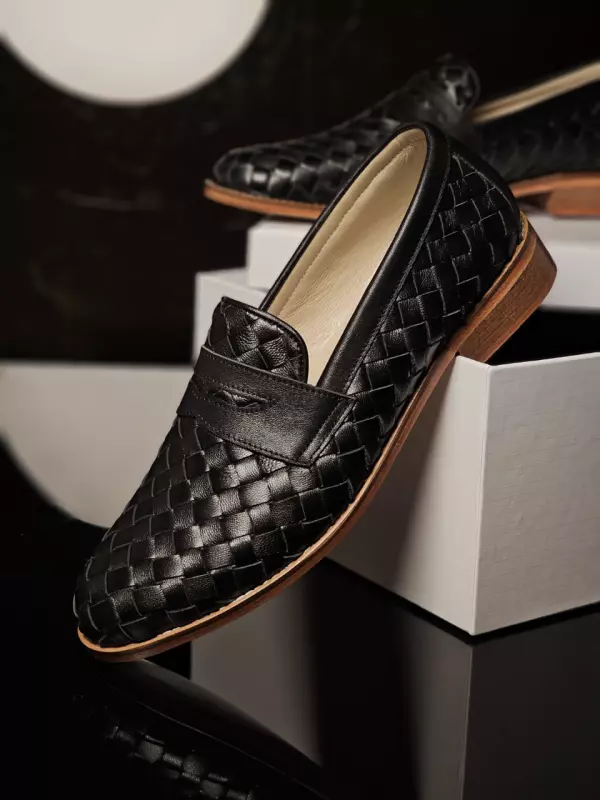 Loafers Black Weave Leather 2 cm heel