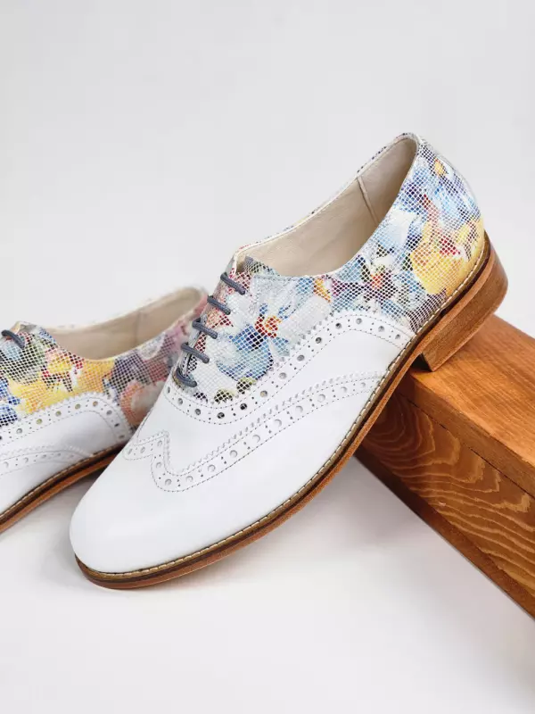 Brogue White Leather & Flower 2 cm heel