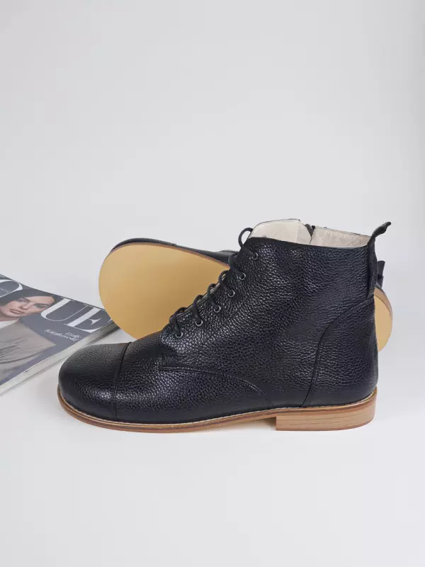 Barefoot Derby Boots with Zipper Black Floater Leather 2 cm heel