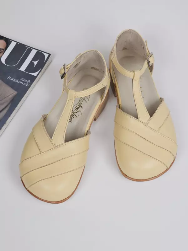 Barefoot Sugar Lemon Yellow leather 1.5 cm heel