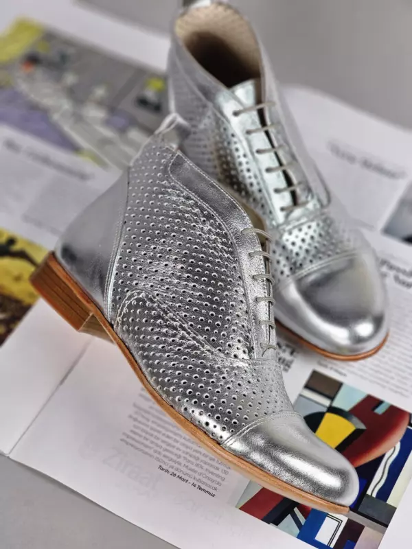 Smooth Boots Perforated Silver Leather 2 cm heel