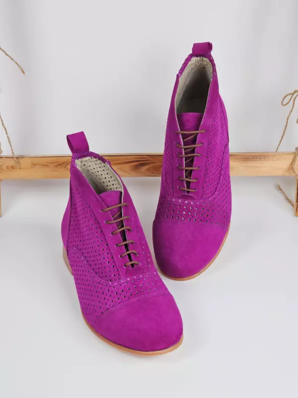 Smooth Boots Perforated Violet Suede 2 cm heel