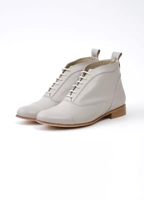 Smooth Boots Beige Leather 2 cm heel