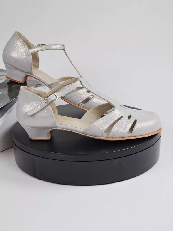 Rosy Shine Cream Suede 3 cm heel