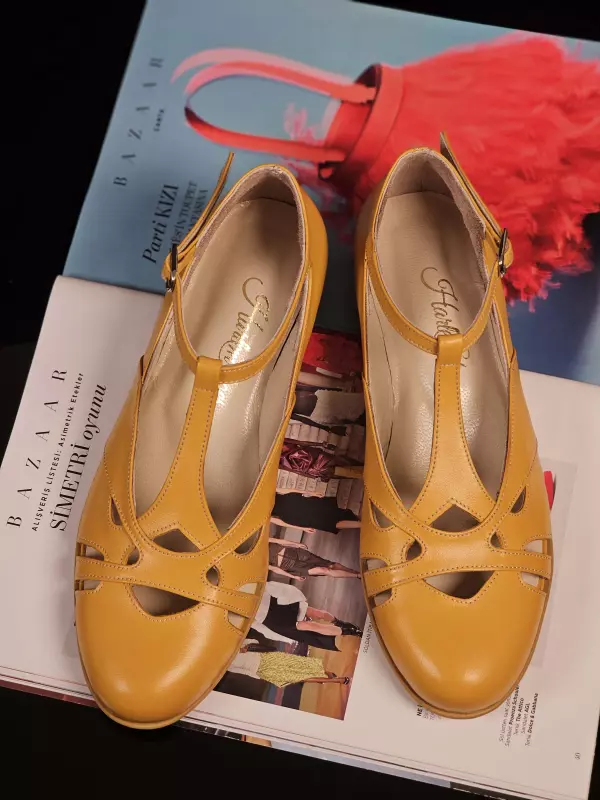 Yellow Leather 2 cm heel
