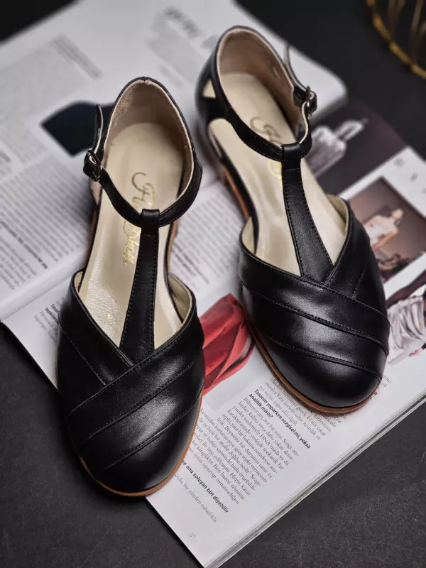 Black Leather 2 cm heel