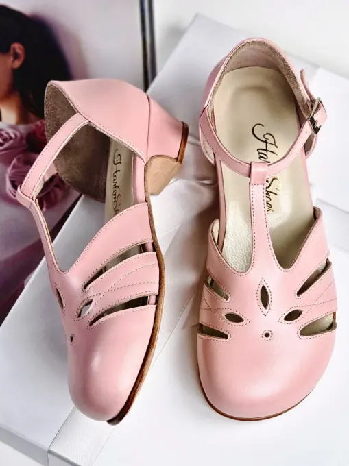 Barefoot Rosy