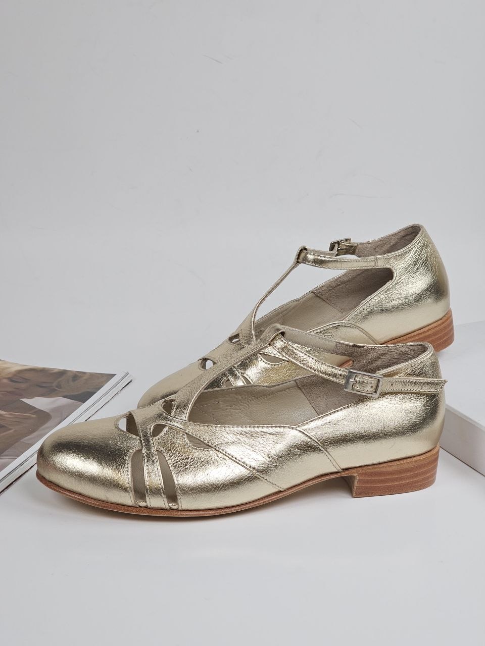 Spring Platinum Gold Leather 2 cm heel
