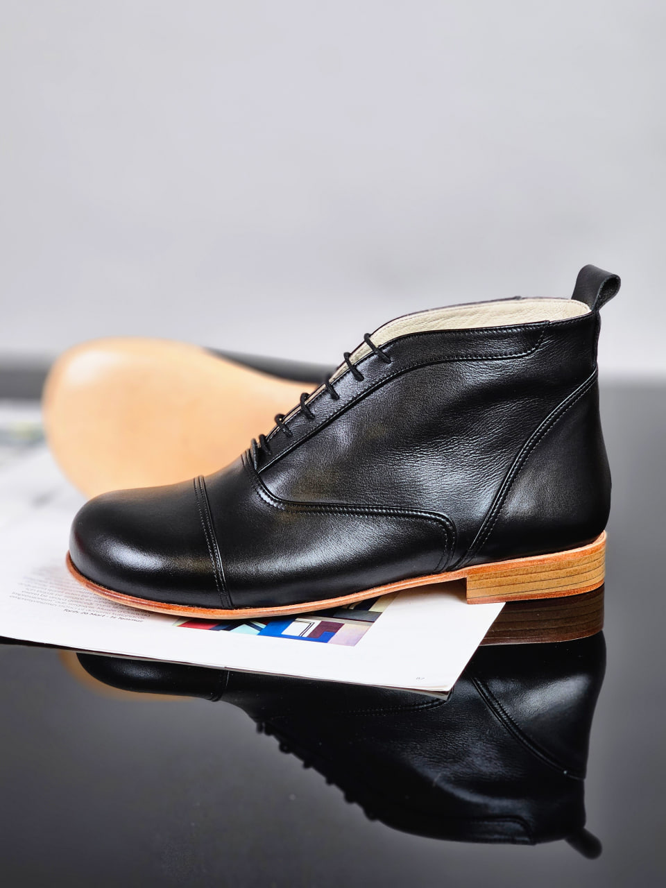 Barefoot Smooth Boots Black Leather 2 cm heel