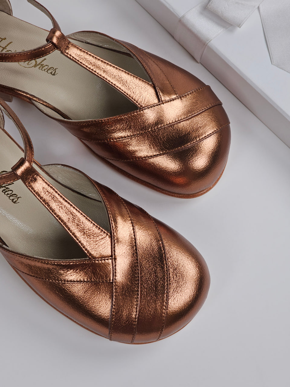 Barefoot Sugar Bronze Leather 2 cm heel