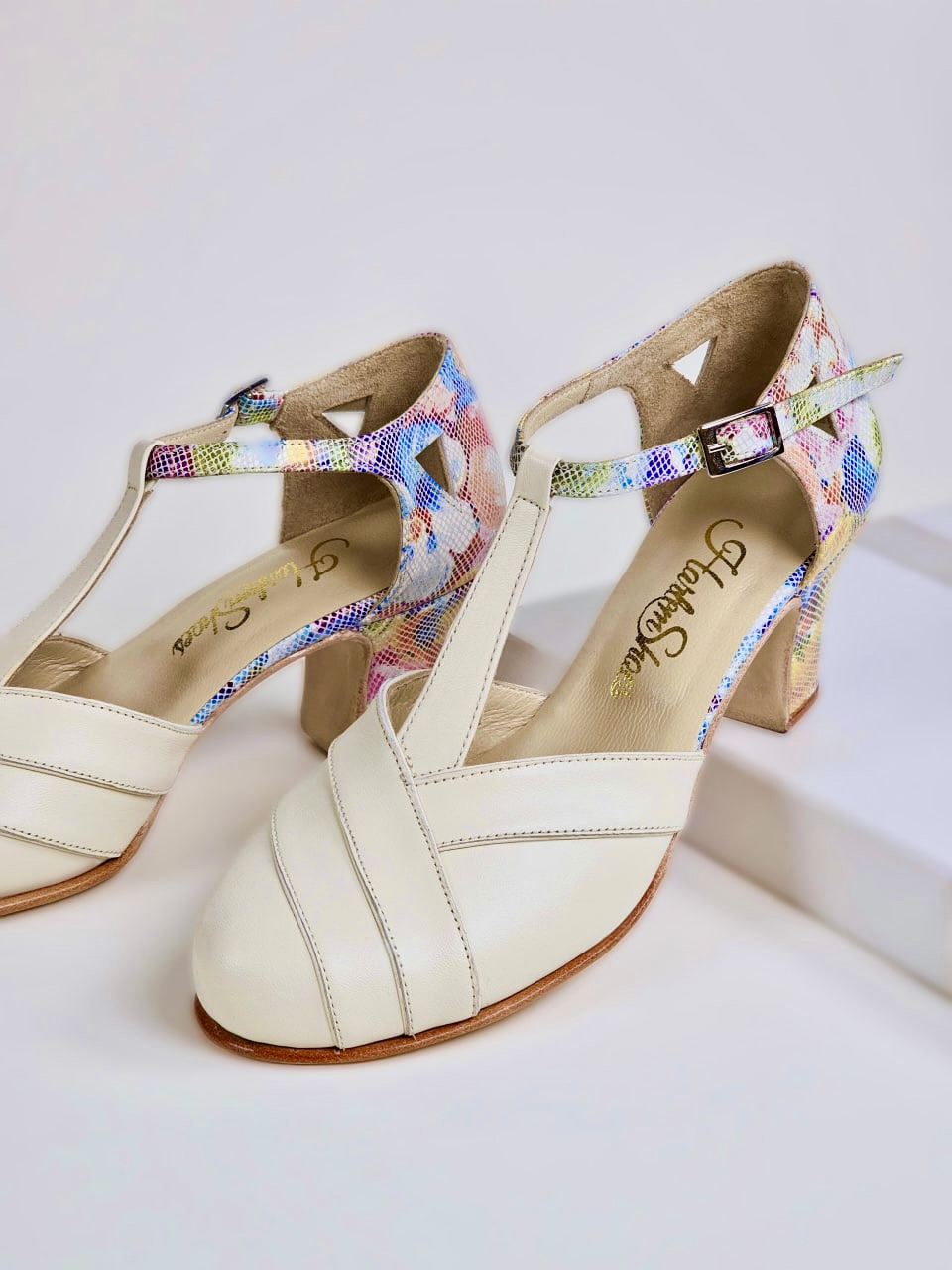 Sugar Broken White Leather with Blossom 6 cm heel