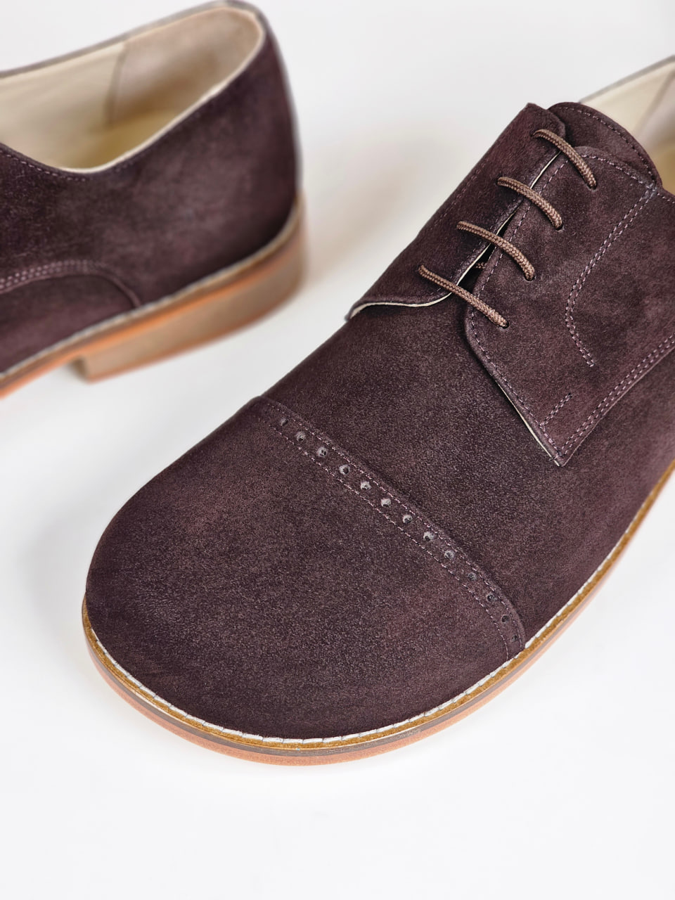 Barefoot California Dark Chocolate Suede 2 cm heel