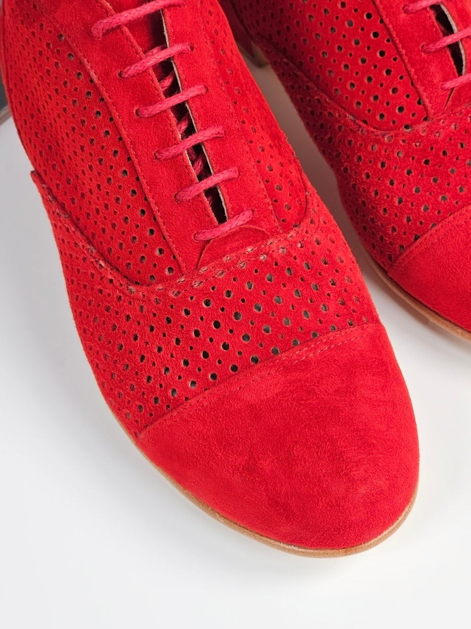 Smooth Boots Perforated Red Suede 4 cm heel