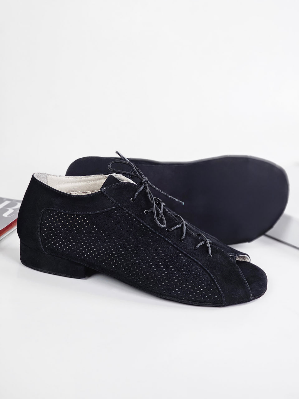 Barefoot Gloria Black Suede 2 cm heel