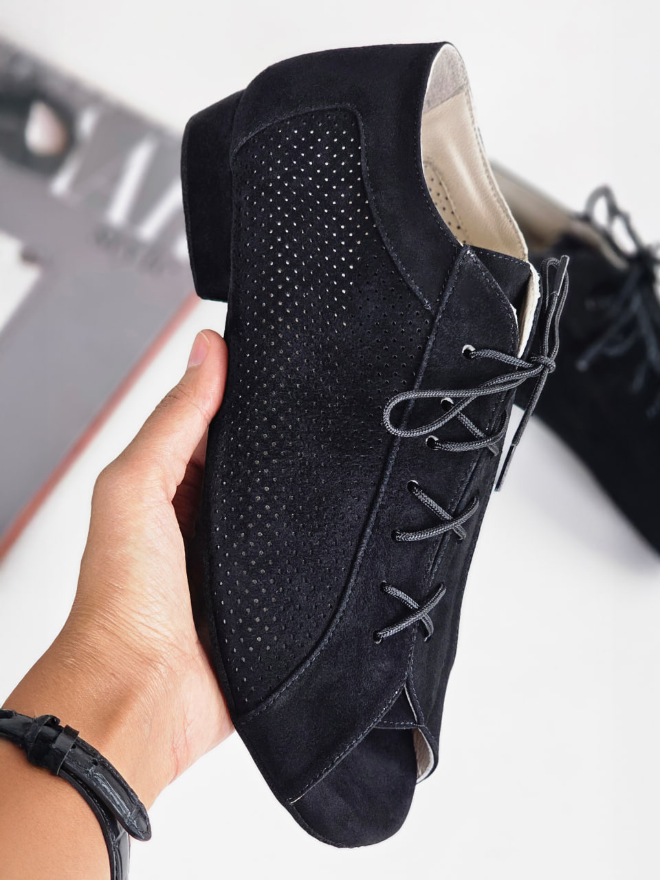 Barefoot Gloria Perforated Black Suede 2 cm heel