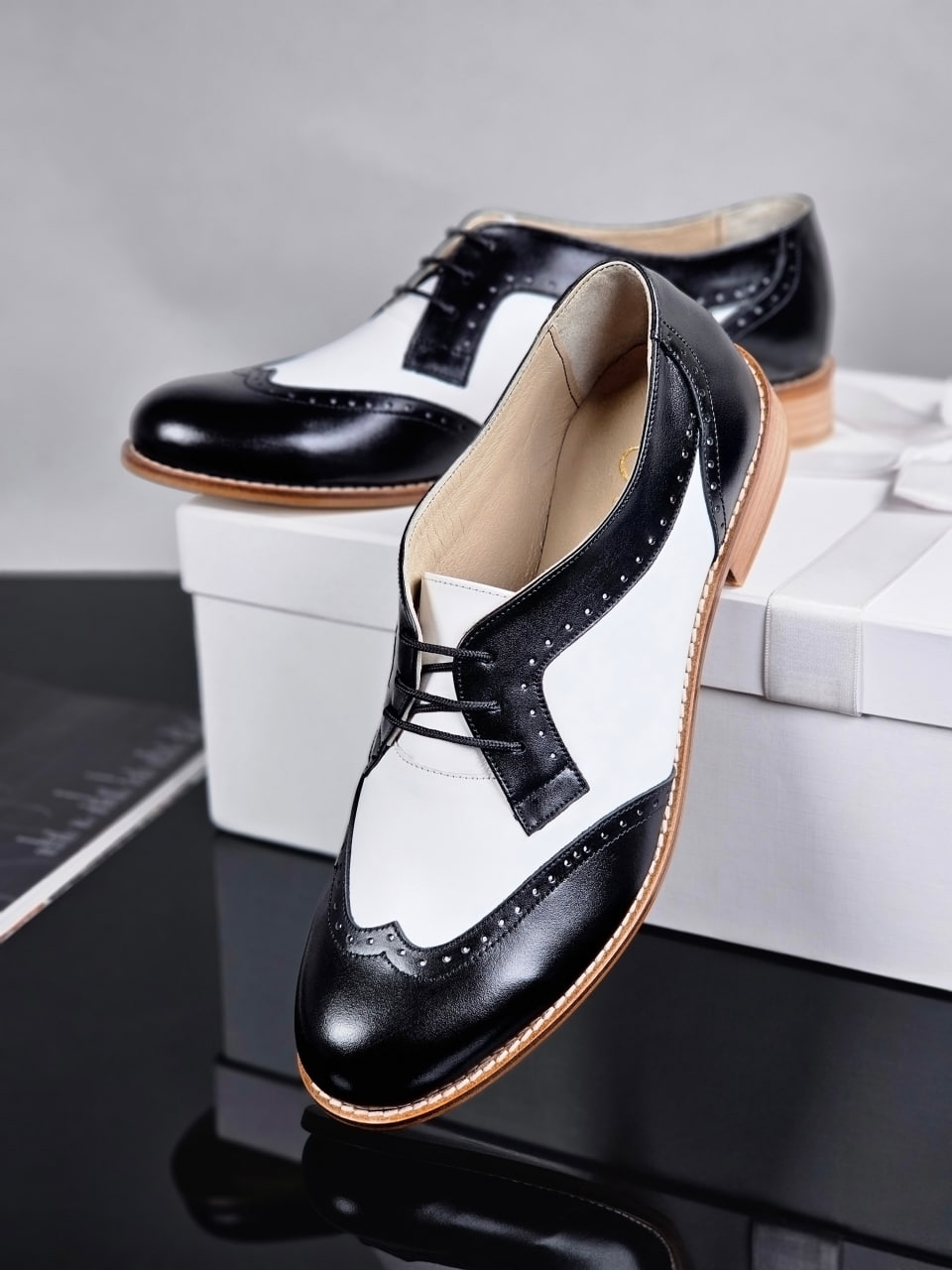 Men Oxfords Black & White Leather 2 cm heel