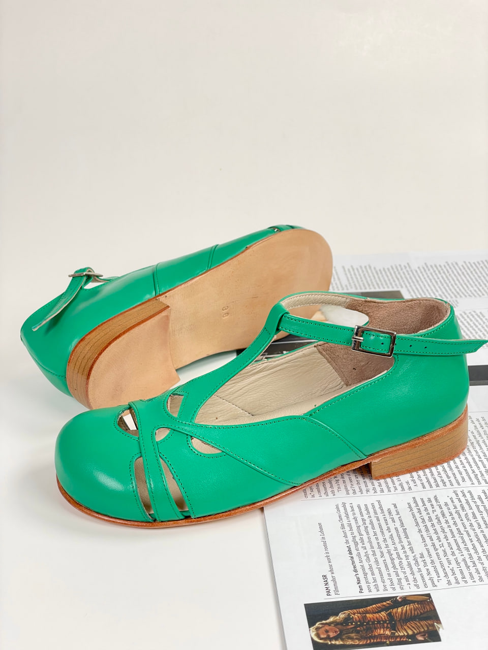 Barefoot Spring Apple Green Leather 2 cm heel