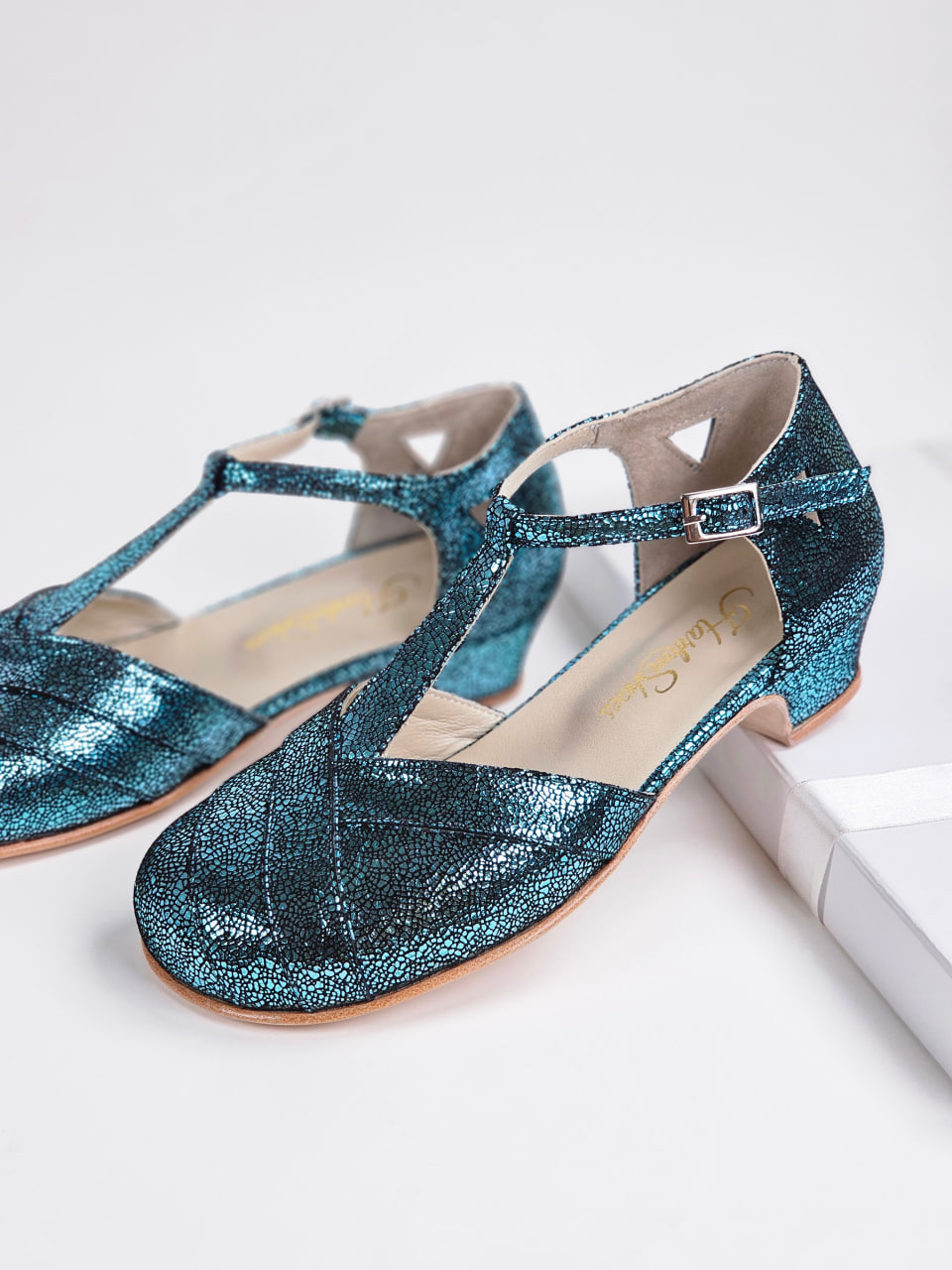 Barefoot Sugar Blue Stone Suede 2 cm heel