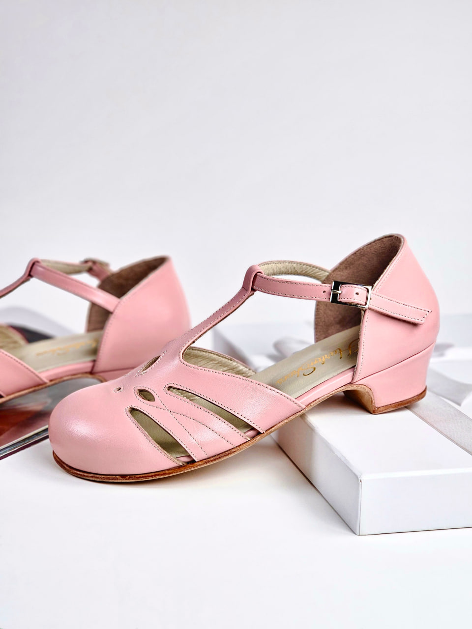 Barefoot Rosy Pink Leather 4 cm heel