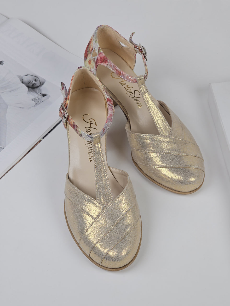Sugar Vegan Shiny Golden Textile & Floral 6 cm heel