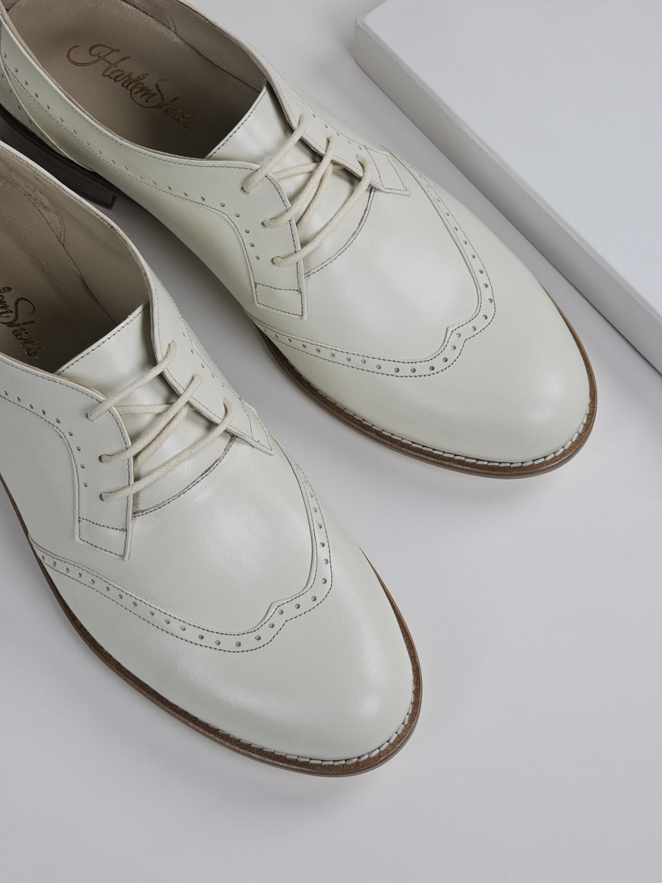 Women Oxfords Broken White Leather 2 cm heel