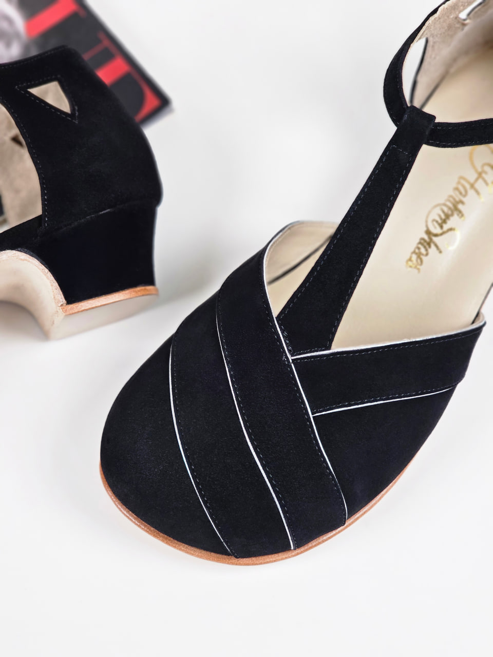 Barefoot Sugar Black Suede with Silver Lines 4 cm heel