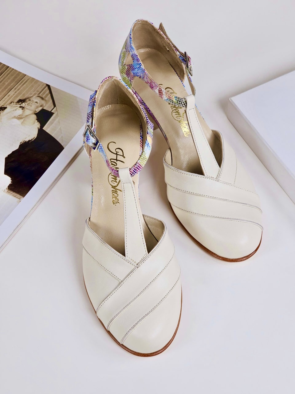 Sugar Broken White Leather with Blossom 6 cm heel