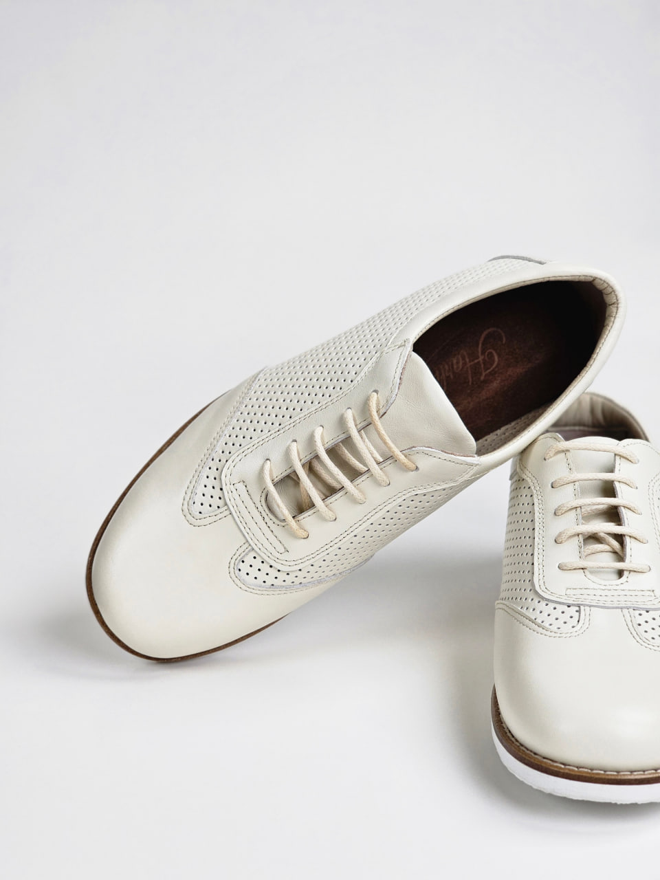 New York Perforated Broken White Leather