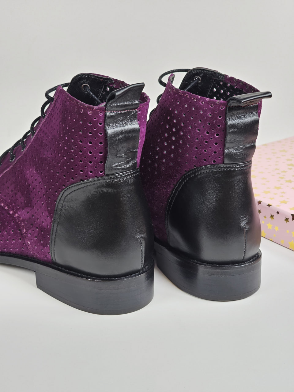 Derby Boots Perforated Purple Suede & Black Leather 2 cm heel
