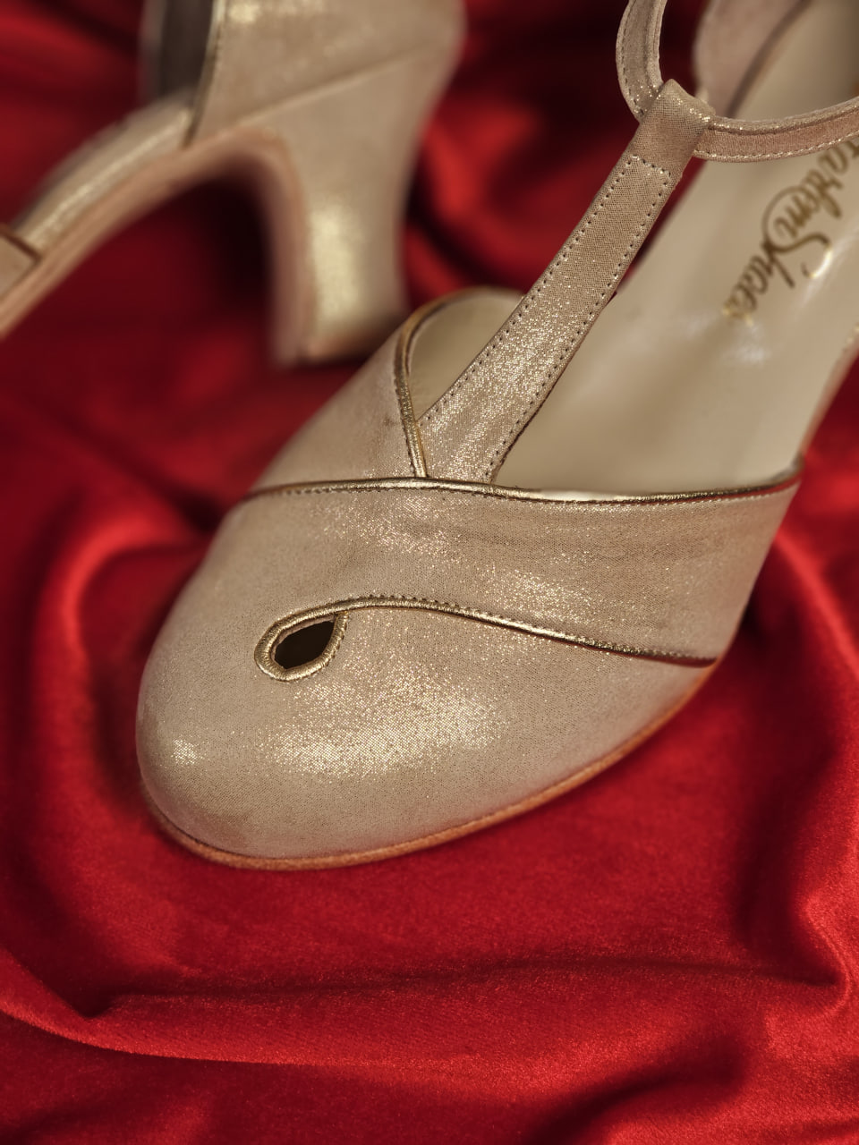 Muse Golden Suede 6 cm heel