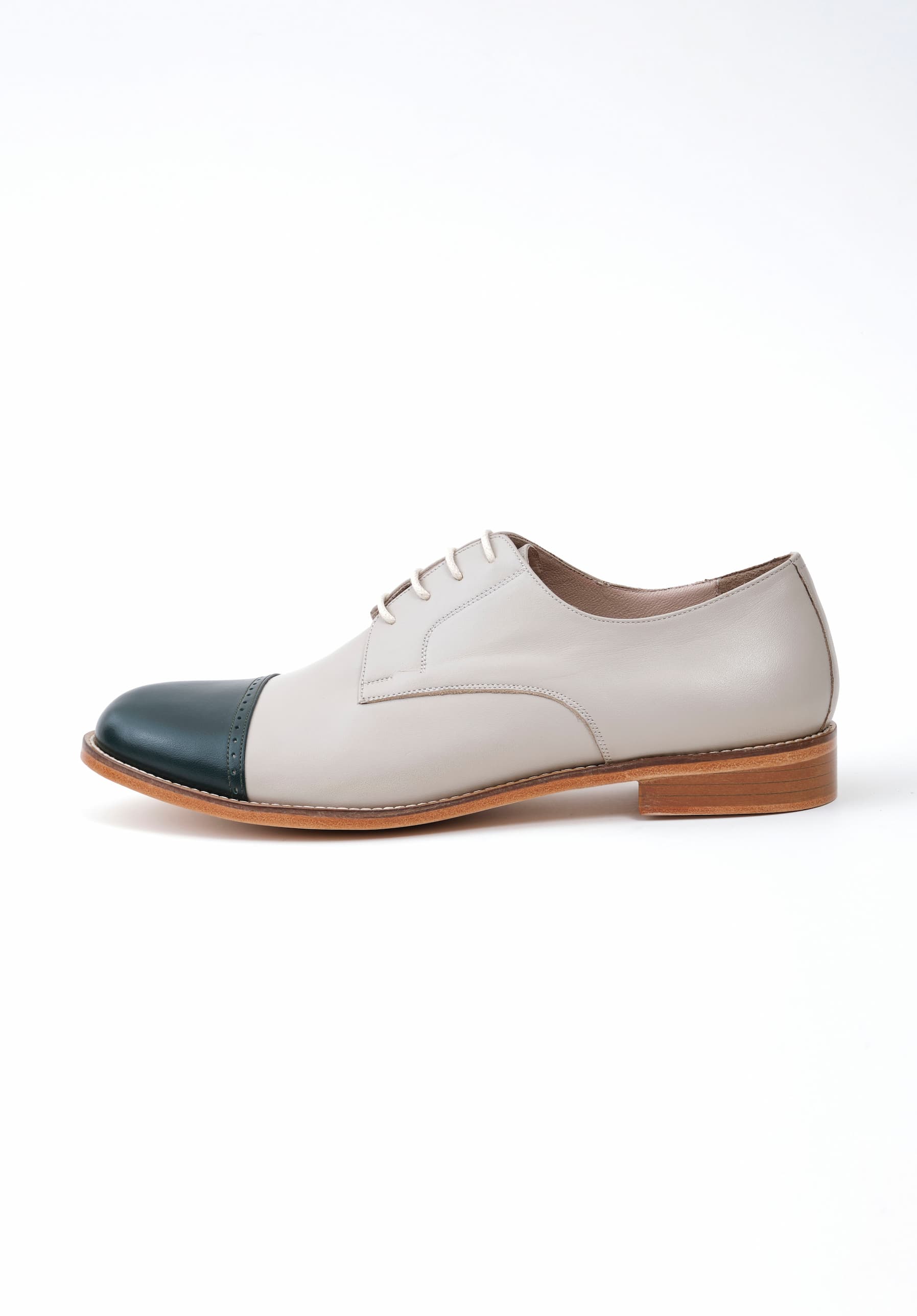 California Beige Leather & nose Jungle Green leather 2 cm heel