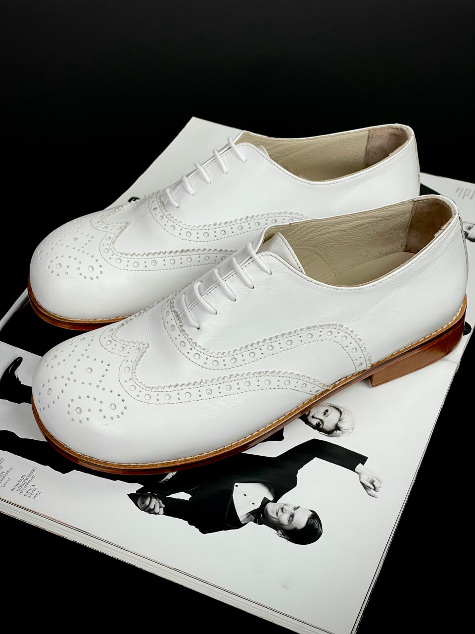 Barefoot Brogue White Leather 2 cm heel