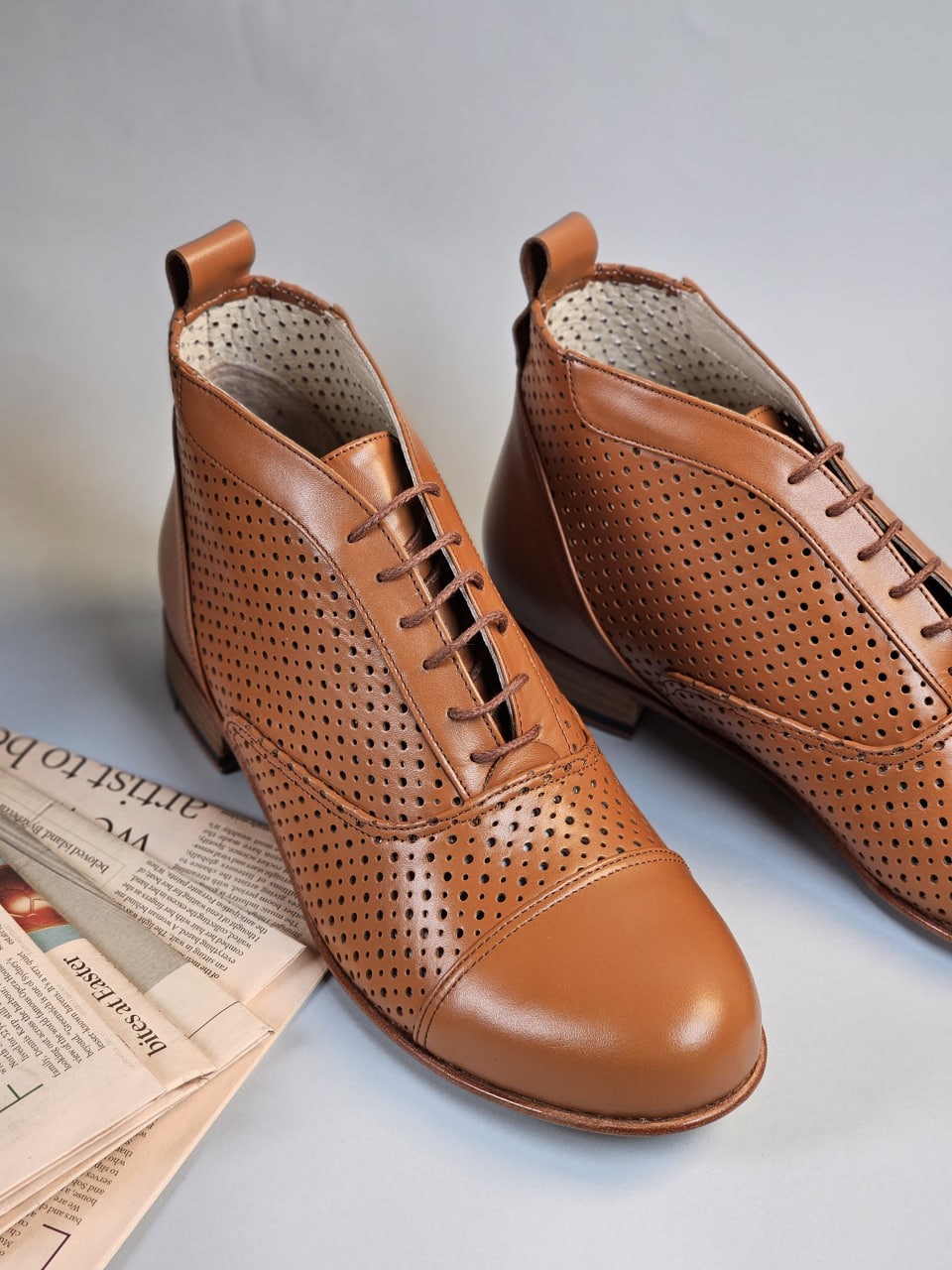 Smooth Boots Perforated Light Brown Leather 2 cm heel