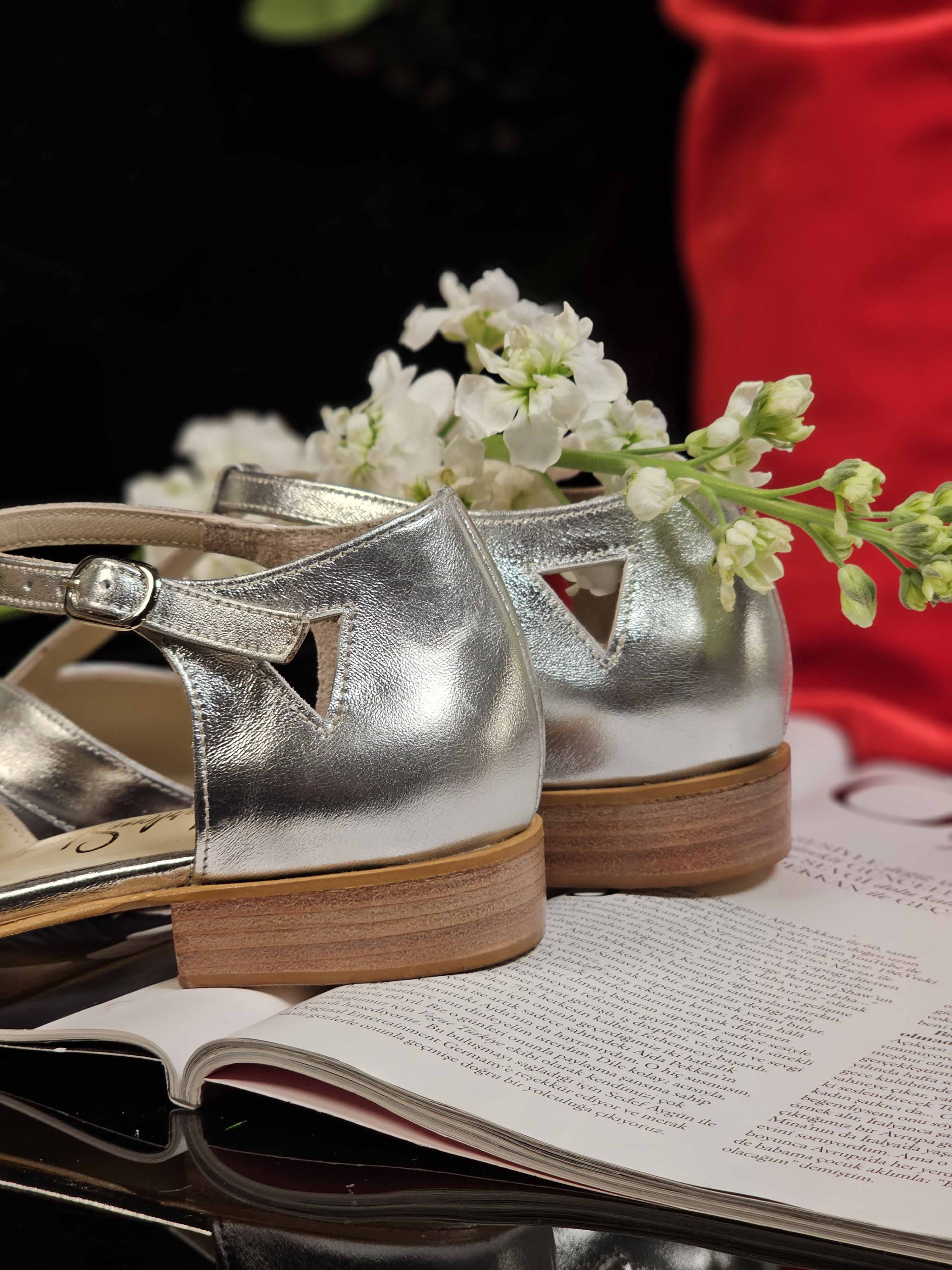 Sugar Silver Leather 2 cm heel