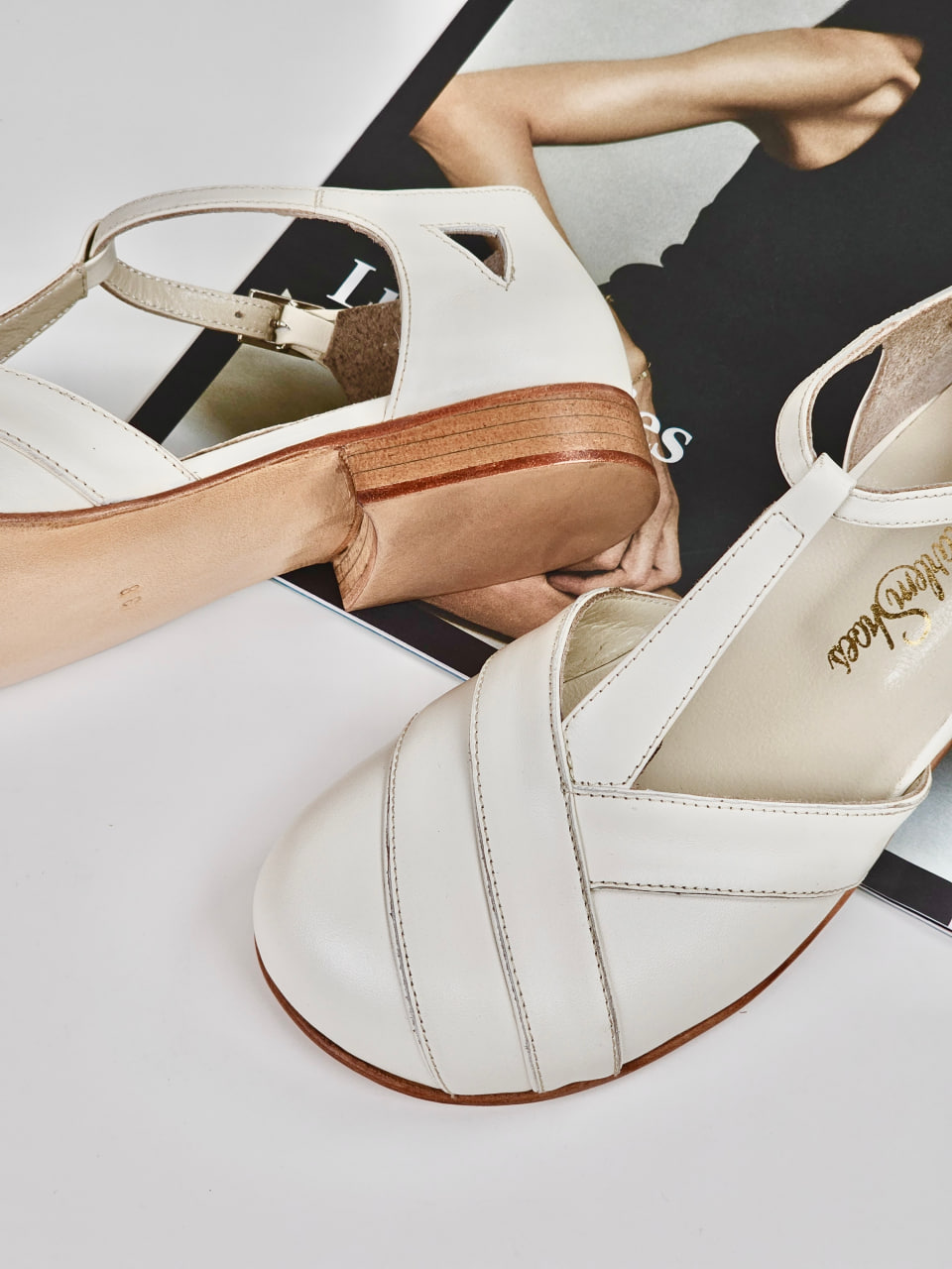 Barefoot Sugar Broken White Leather 2 cm heel
