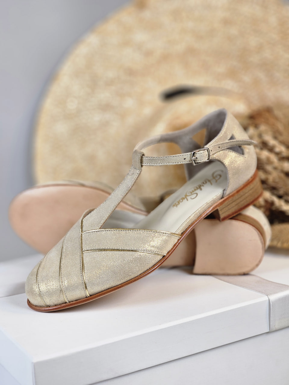 Sugar Golden Suede 2 cm heel