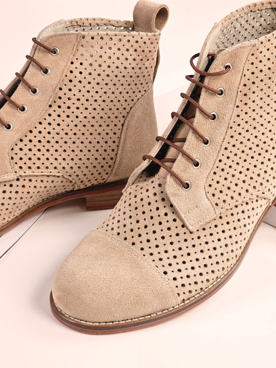 Derby Boots Perforated Beige Suede 2 cm heel