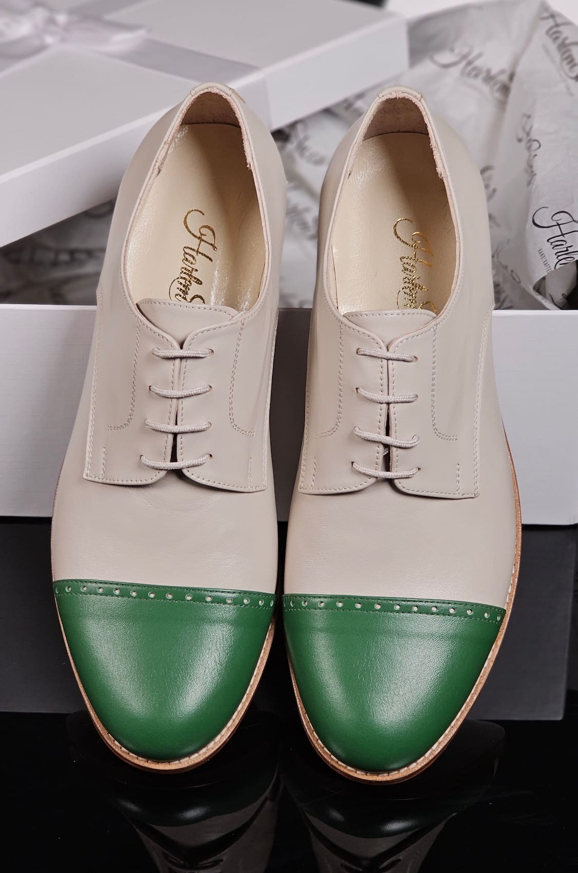 California Beige Leather & nose Avocado Green leather 2 cm heel