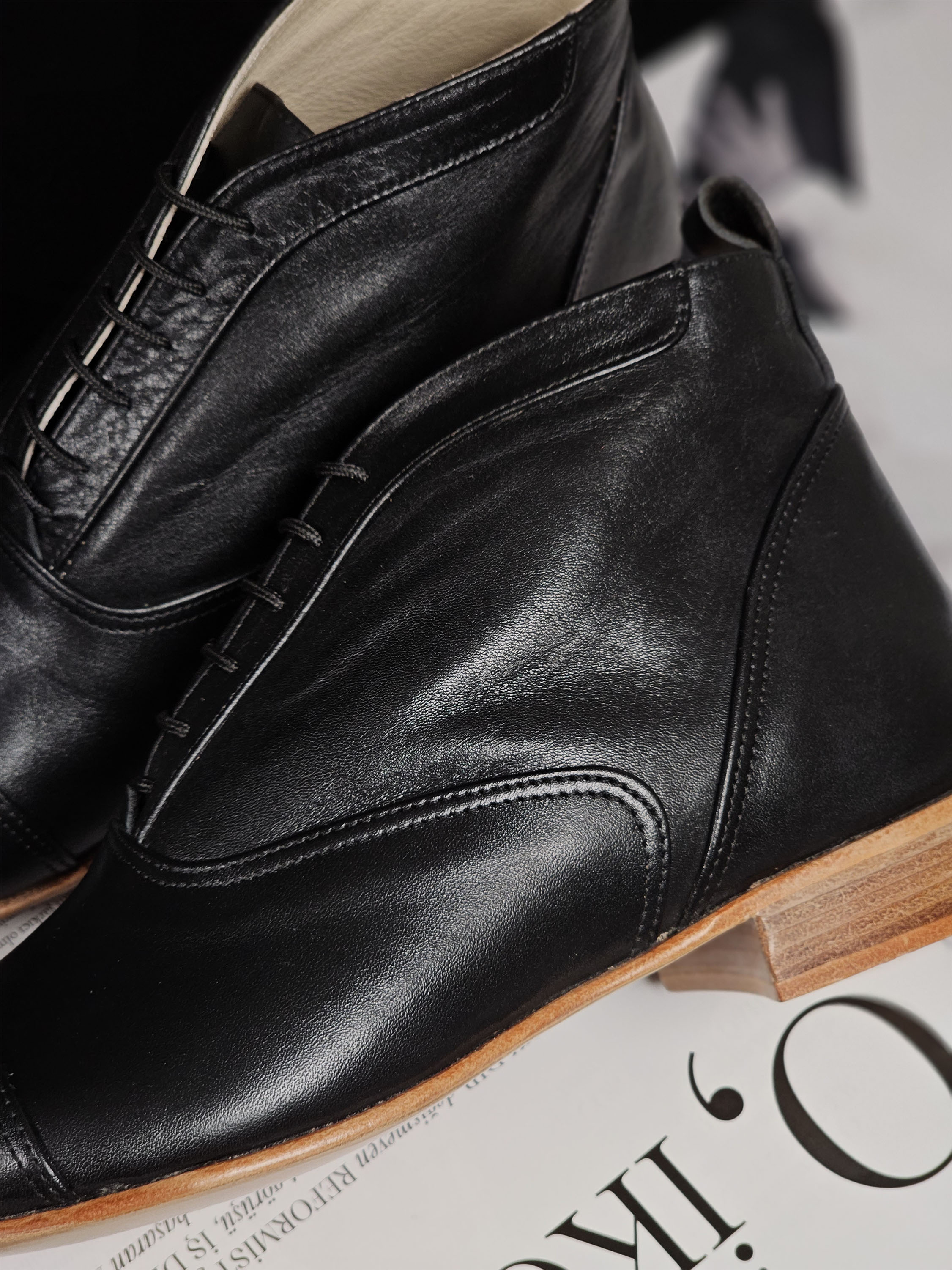 Smooth Boots Black Leather 2 cm  heel