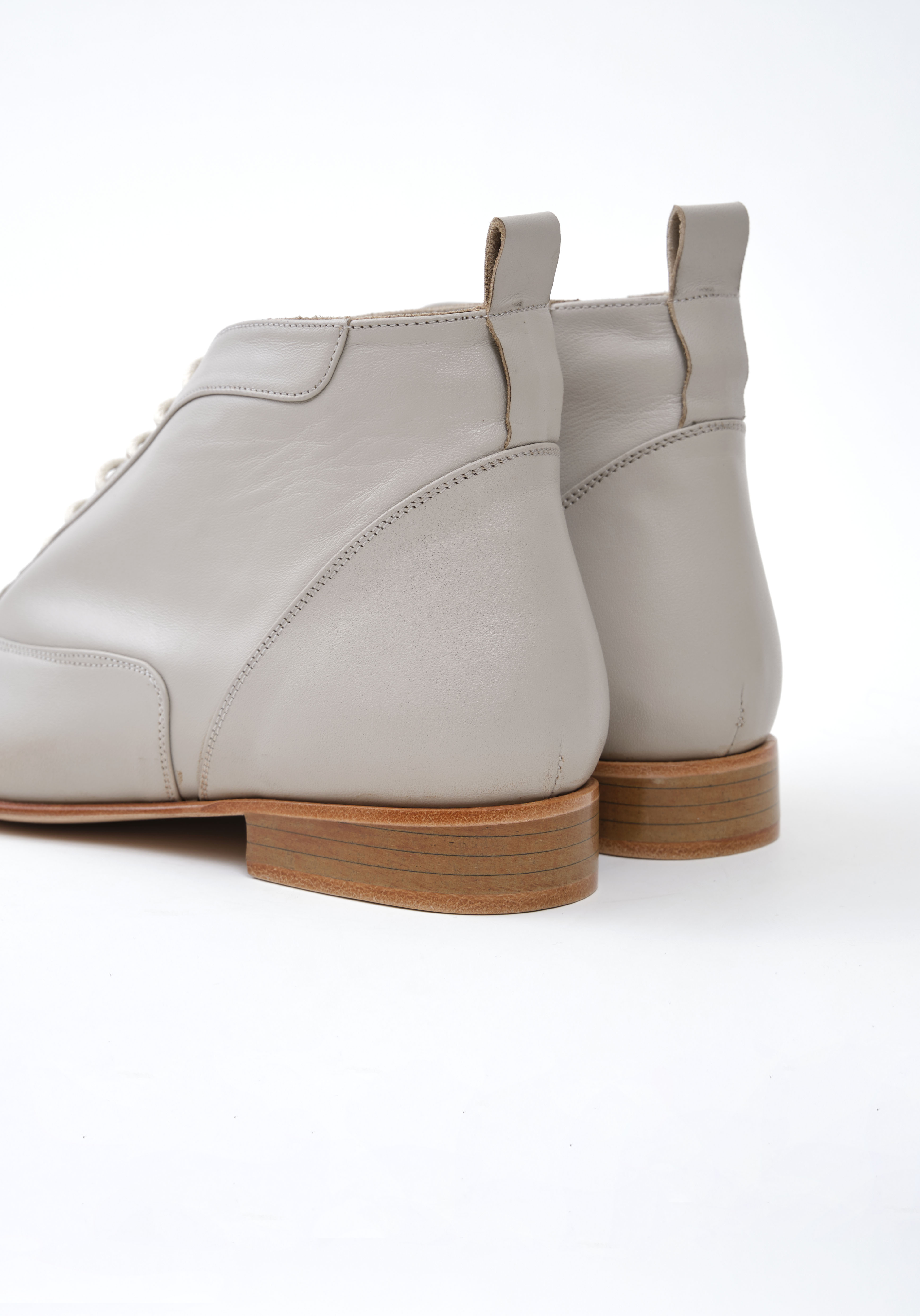 Smooth Boots Beige Leather 2 cm heel