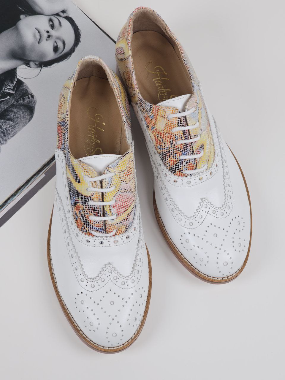 Brogue White Beauty 2 cm heel