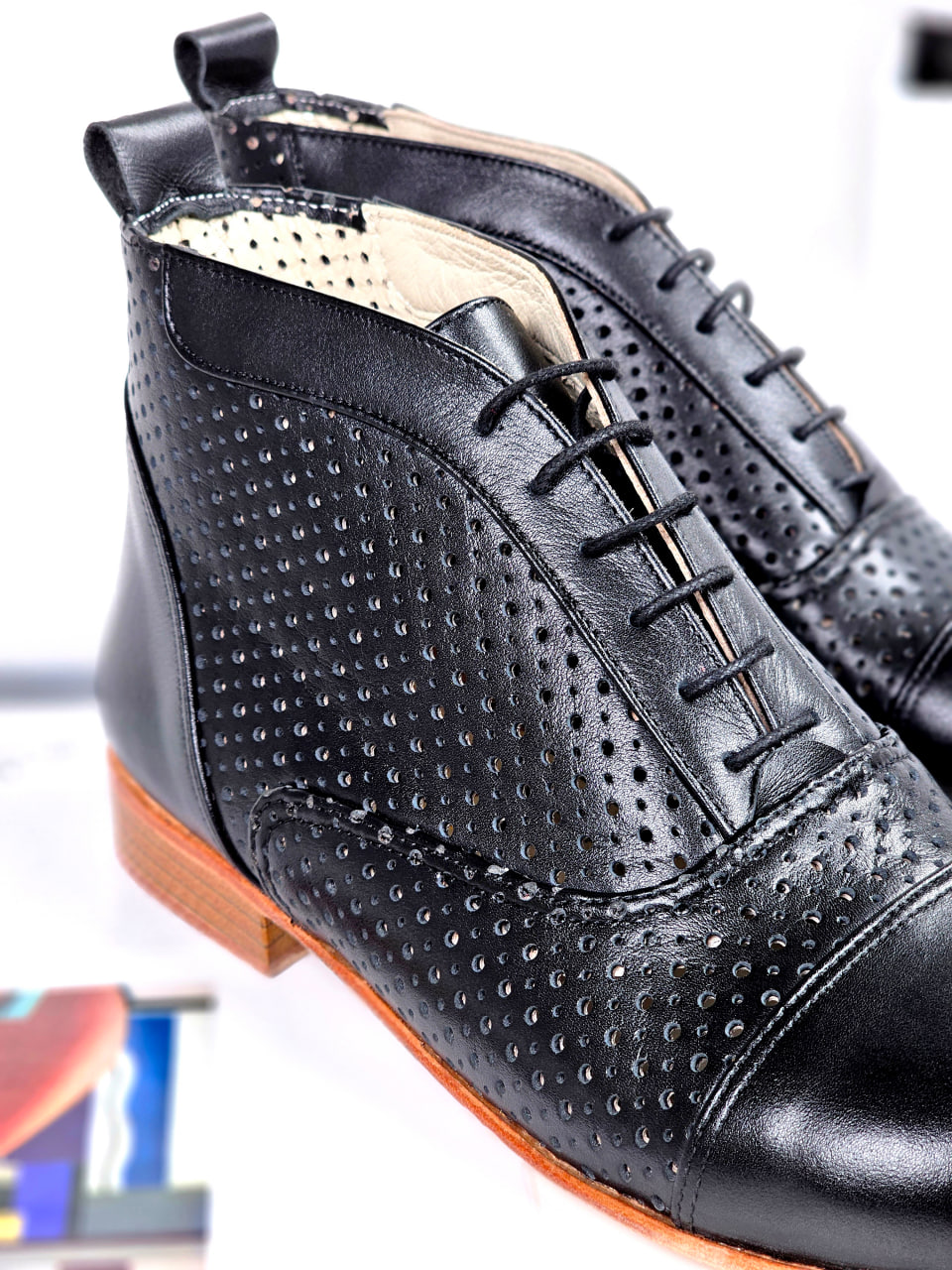 Barefoot Smooth Boots Perforated Black Leather 2 cm heel